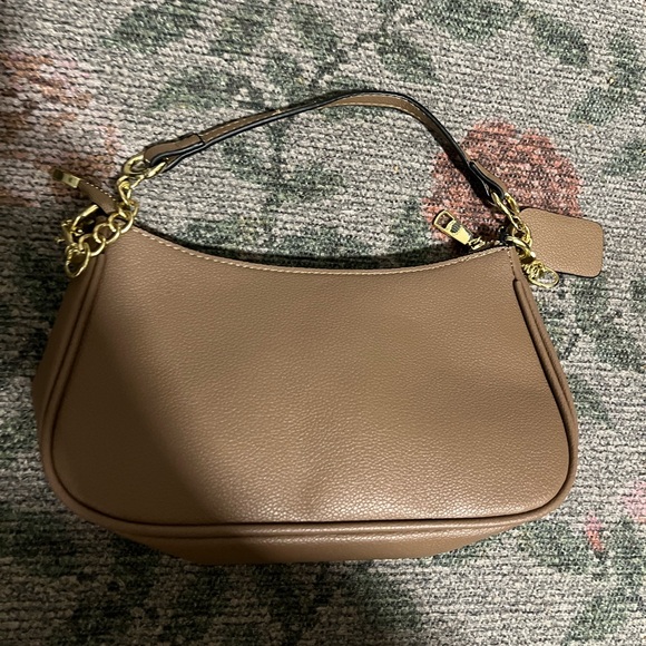 Cutest Teri shoulder bag style tan with sketch detailing ♥️🍒⭐️🍓🍀 - Picture 2 of 4